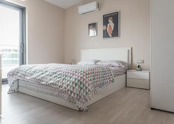 Luxurious Panoramic ティラナ