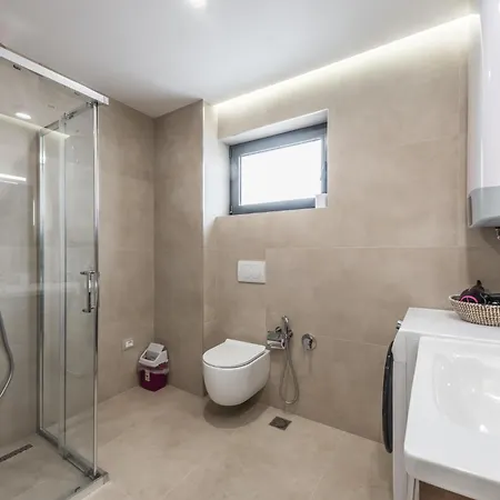 Luxurious Panoramic 티라나